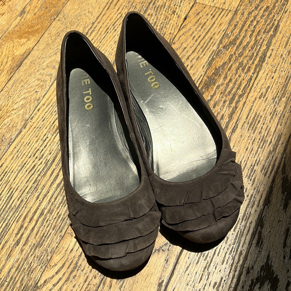 Me Too leather brown flats ladies 7.5